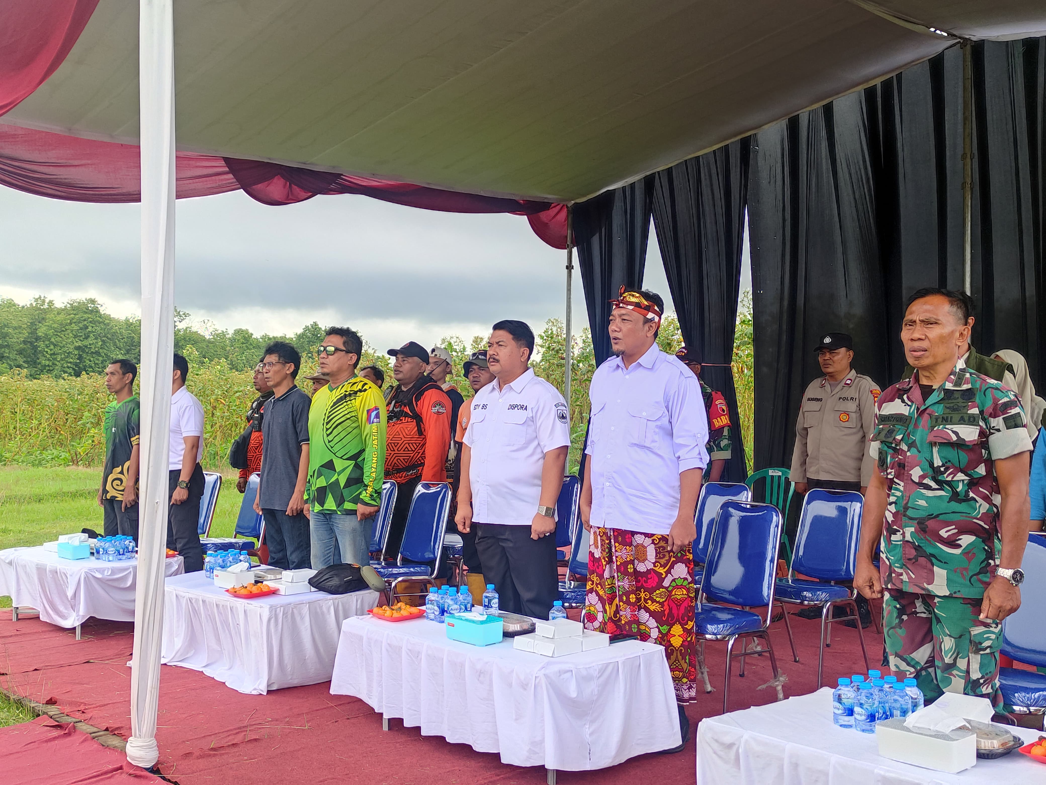 Festival Paralayang Se-Kabupaten Jember Resmi Dimulai di Sky Land Tamansari Wuluhan
